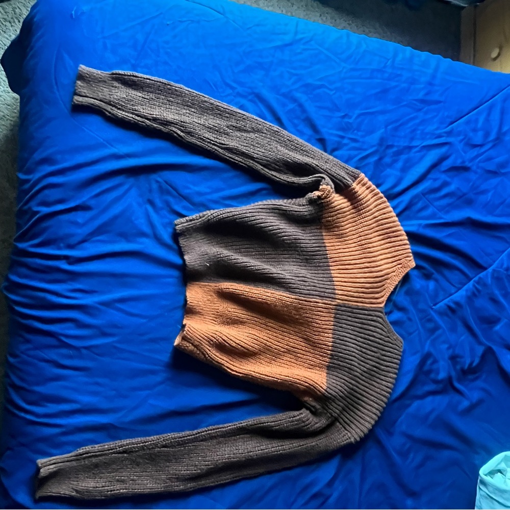 Colorblock Knit Sweater - Picture 2 of 2